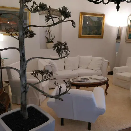 Tirreno ホテル 3*